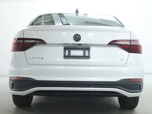 Used 2024 Volkswagen Jetta SE w/ Black Wheel Package image 41