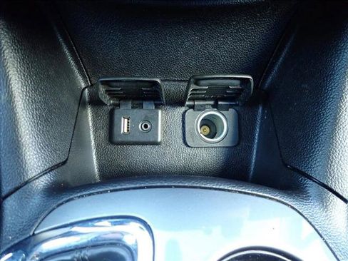 Used 2016 Chevrolet Cruze LT w/ Sun And Sound Package FWD image 23