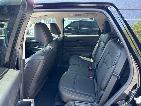New 2026 Nissan Pathfinder SL FWD image 25