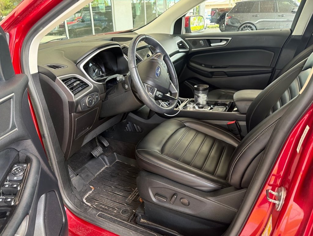 Used 2020 Ford Edge SEL w/ Cold Weather Package AWD/4WD image 4
