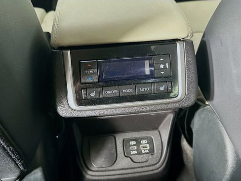 Used 2023 Subaru Ascent Limited AWD/4WD image 32