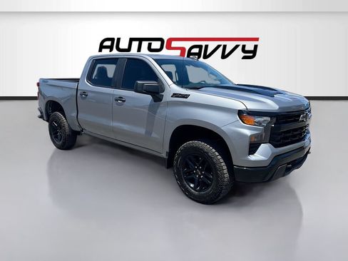 Used 2025 Chevrolet Silverado 1500 Custom Trail Boss w/ Dark Appearance Package AWD/4WD image 1