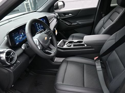 New 2027 Chevrolet Equinox LT w/ Convenience Package II FWD image 8