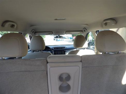 Used 2016 Nissan Rogue S AWD/4WD image 15