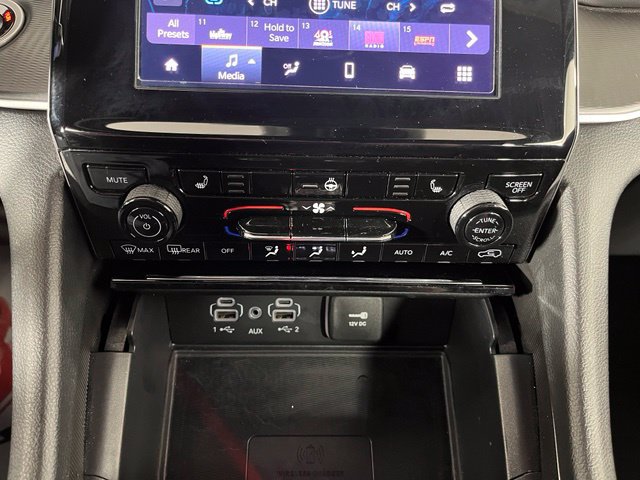 Used 2025 Jeep Grand Cherokee Altitude AWD/4WD image 33