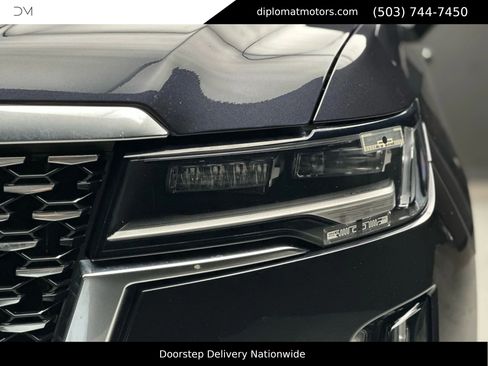 Used 2022 Cadillac Escalade ESV Premium Luxury w/ LPO, Floor Liner Package image 13