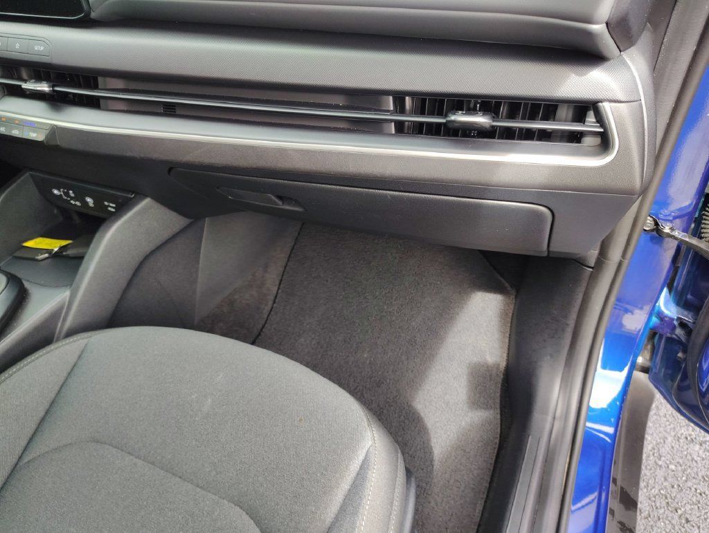 Certified 2025 Kia K4 FWD image 31