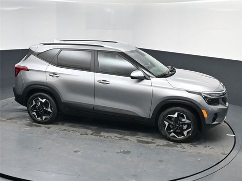 New 2026 Kia Seltos S image 9