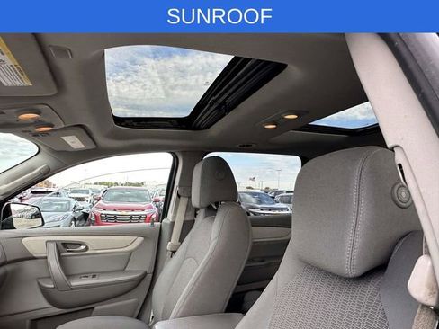 Certified 2017 Chevrolet Traverse LT w/ Style and Technology Package image 19