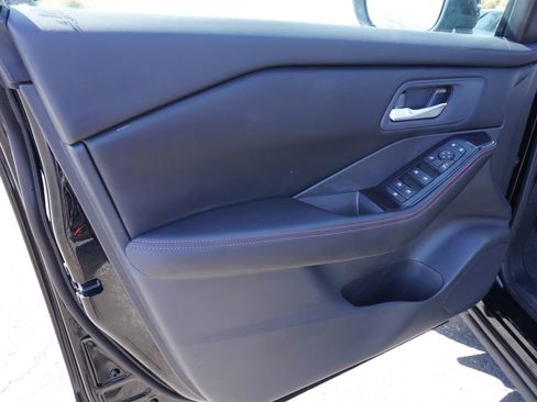 Certified 2025 Nissan Rogue SV AWD/4WD image 14