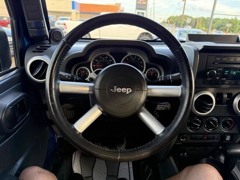 Used 2009 Jeep Wrangler Sahara w/ Dual Top Group AWD/4WD image 11