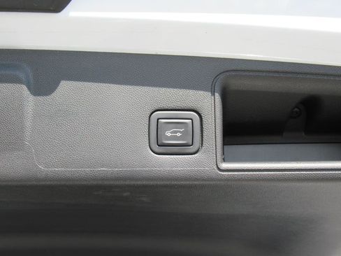 Used 2022 GMC Terrain Denali image 30