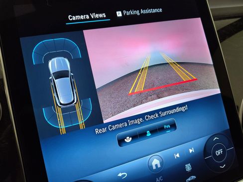 Used 2025 Mercedes-Benz GLC 300 image 22