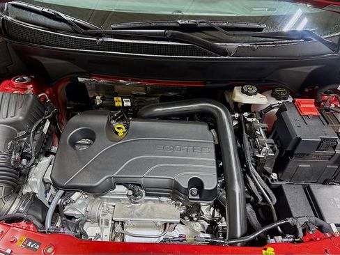 New 2026 Chevrolet Equinox LT w/ Safety and Technology Package FWD image 32