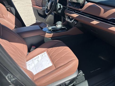 Used 2025 Mitsubishi Outlander SEL image 25