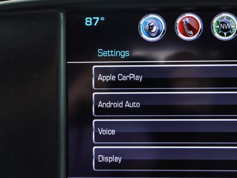 Used 2018 GMC Sierra 1500 SLT w/ SLT Premium Package AWD/4WD image 9