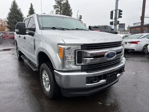Used 2017 Ford F250 XLT w/ FX4 Off-Road Package image 8