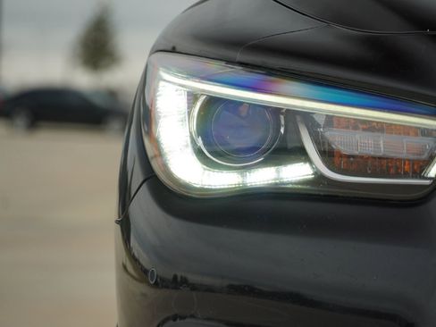 Used 2019 INFINITI QX60 Luxe w/ Limited Package image 2