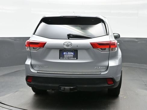 Used 2017 Toyota Highlander SE image 5