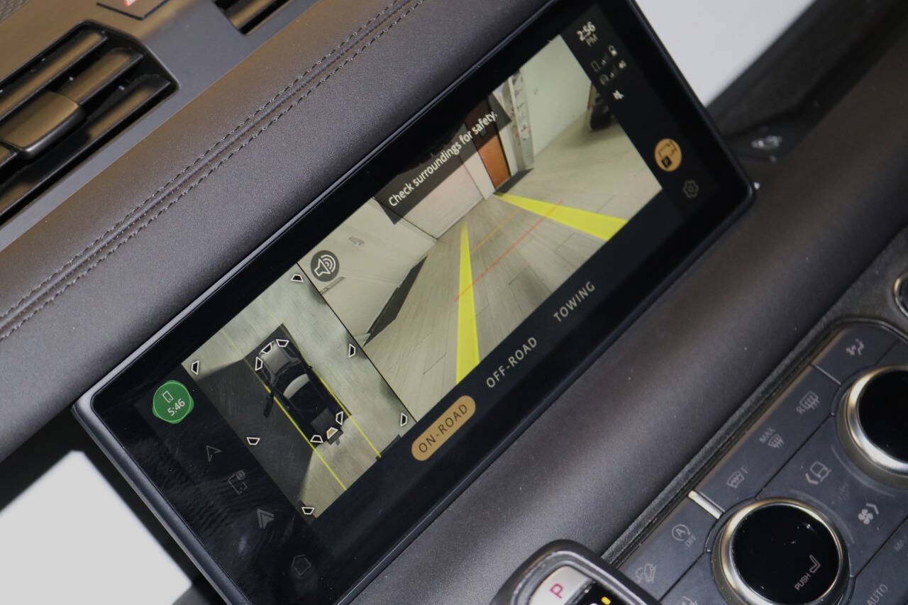 Used 2024 Land Rover Defender 110 S AWD/4WD image 63