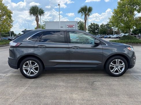 Used 2018 Ford Edge Titanium w/ Technology Package FWD image 4