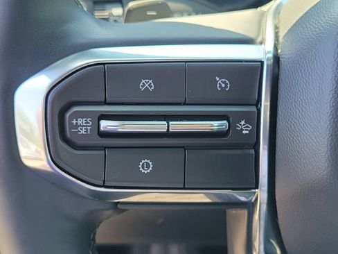 Used 2025 GMC Acadia Elevation w/ Elevation Premium Package FWD image 21