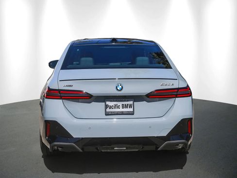 New 2026 BMW 550e xDrive w/ Premium Package image 5