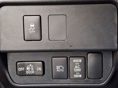 Used 2023 Toyota Tacoma TRD Off-Road image 24