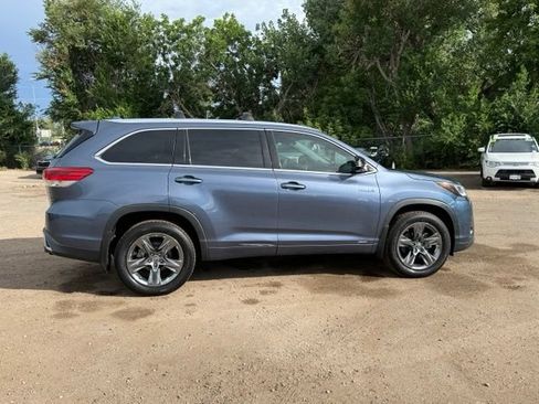 Used 2018 Toyota Highlander Limited Platinum AWD/4WD image 7