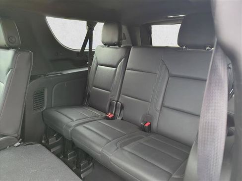 Used 2021 Chevrolet Suburban LT RWD image 17