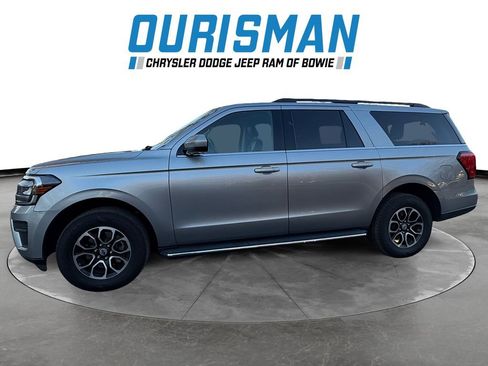 Used 2022 Ford Expedition Max XLT image 3