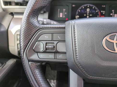 Used 2025 Toyota Tacoma SR5 AWD/4WD image 19