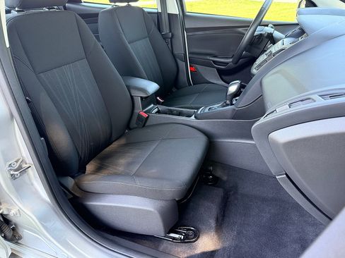 Used 2015 Ford Focus SE w/ SE Sport Package FWD image 35