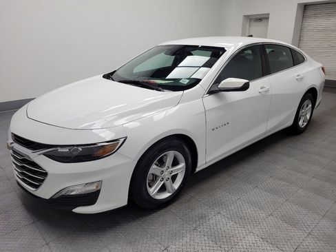 Used 2025 Chevrolet Malibu LS FWD image 2