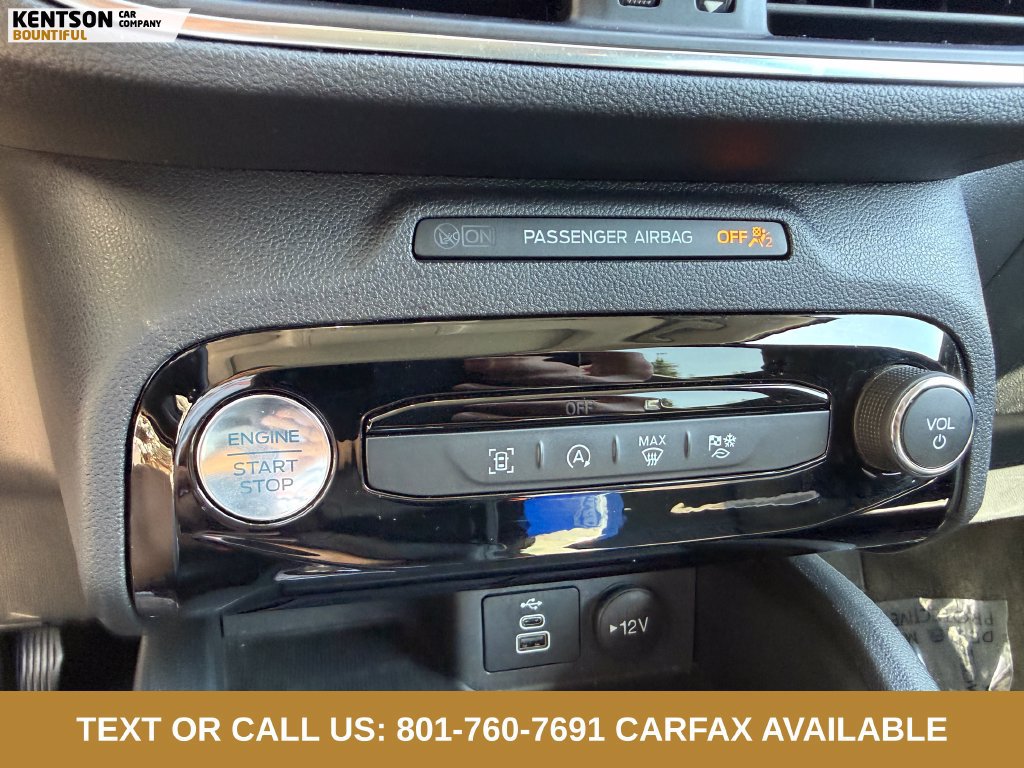Used 2025 Ford Escape Platinum AWD/4WD image 25