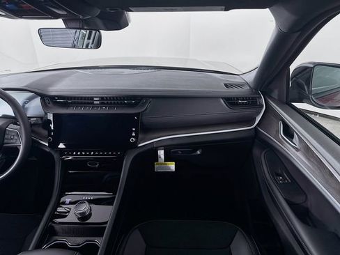 New 2026 Jeep Grand Cherokee Altitude AWD/4WD image 26