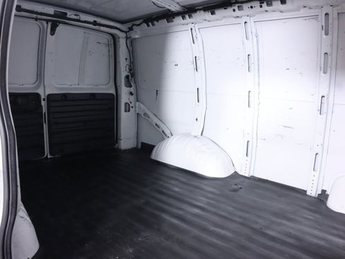 Used 2021 Chevrolet Express 2500 w/ Driver Convenience Package image 31