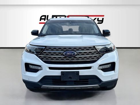 Used 2022 Ford Explorer Platinum w/ Equipment Group 601A AWD/4WD image 2
