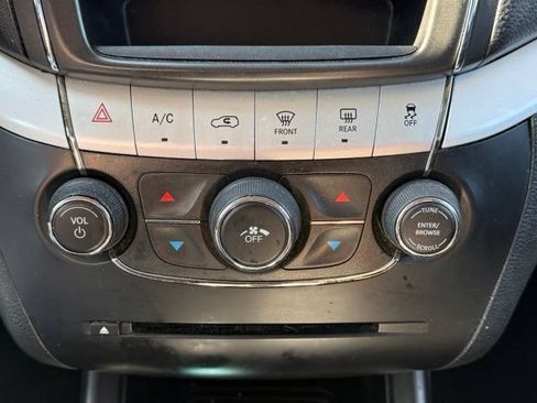 Used 2018 Dodge Journey SE w/ Connectivity Group FWD image 22