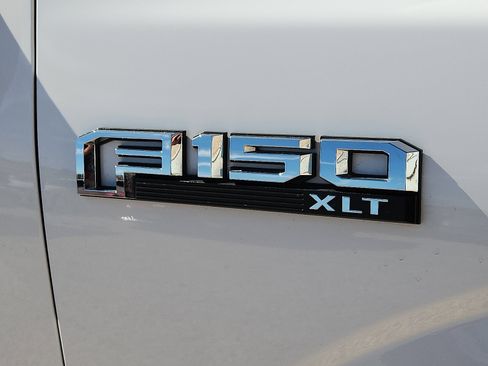 Used 2019 Ford F150 XLT w/ Equipment Group 302A Luxury image 8