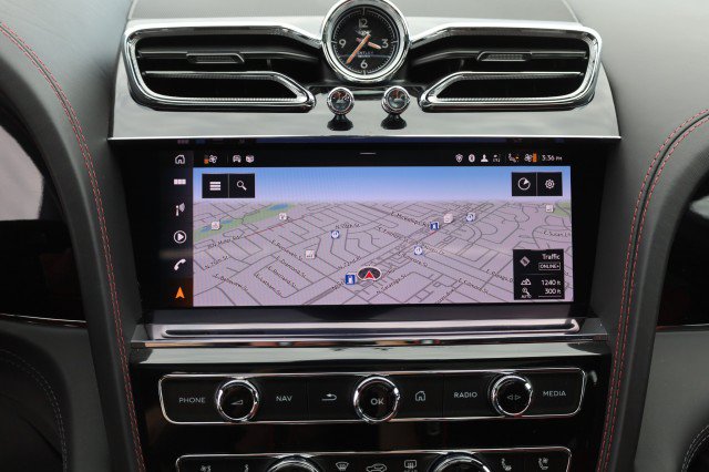 Used 2023 Bentley Bentayga AWD/4WD image 35