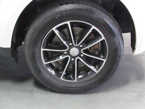 Used 2017 Dodge Journey SE w/ Flexible Seating Group image 10