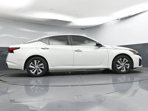 Certified 2024 Nissan Altima 2.5 S FWD image 23