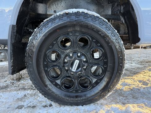 Used 2025 Ford F250 Lariat w/ Black Appearance Package image 30