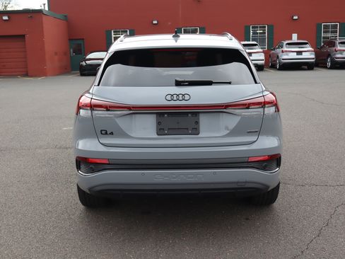 Used 2023 Audi Q4 e-tron Premium Plus w/ Premium Plus image 6