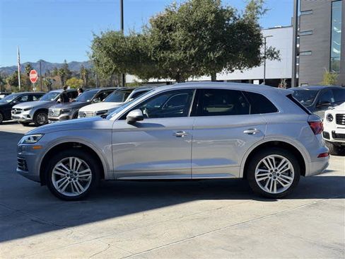 Used 2018 Audi Q5 Prestige w/ Prestige Package image 5