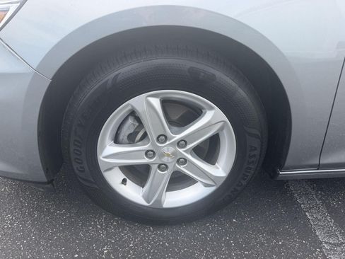 Used 2024 Chevrolet Malibu LT FWD image 9