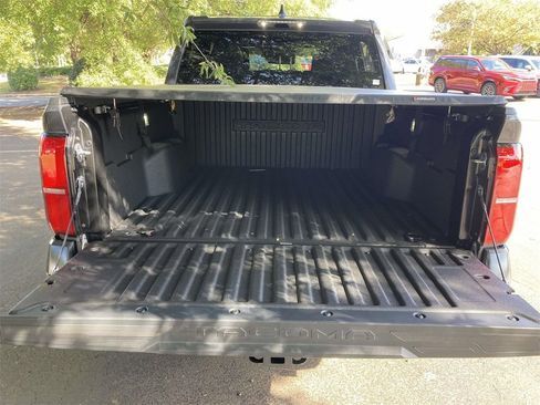 Used 2024 Toyota Tacoma TRD Off-Road image 8