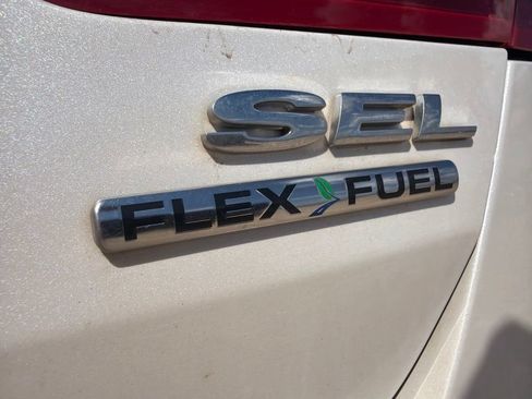Used 2016 Ford Taurus SEL FWD image 12