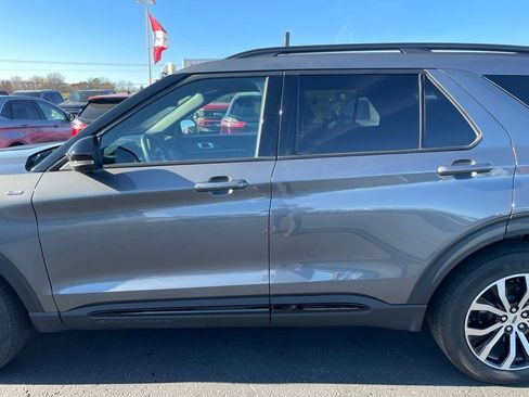 Used 2025 Ford Explorer ST-Line image 39